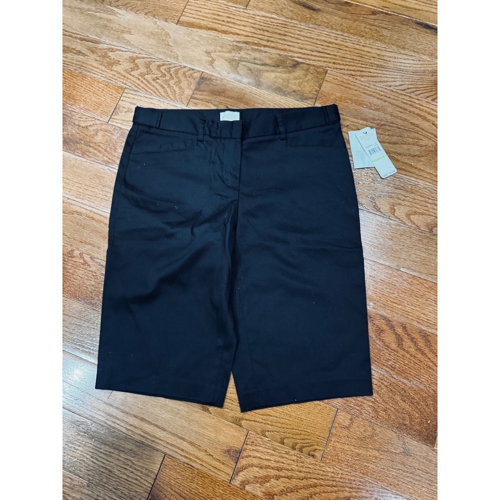 Laundry by Shelli Segal Black Bermuda Shorts NWT Size 4 Classic Wardrobe Staple